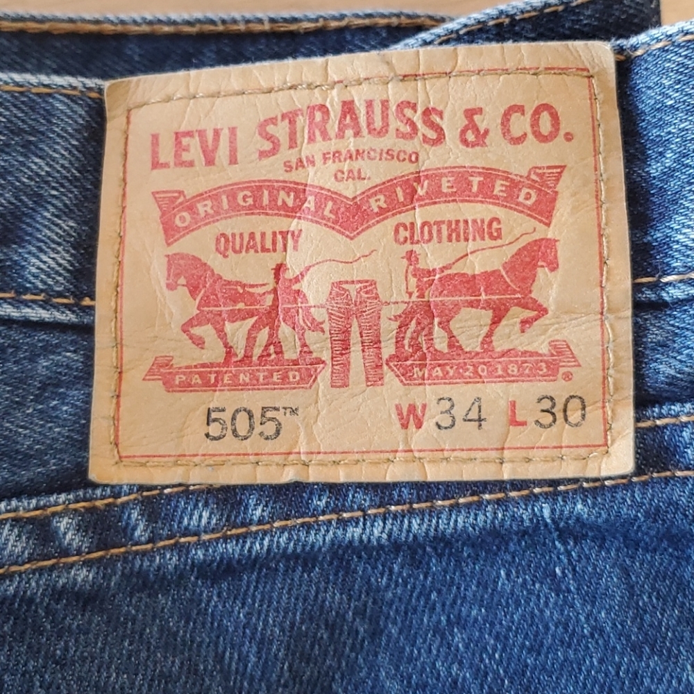 Men's Levi Jeans - Picture 2 of 4